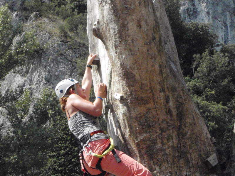 Village Camps International Summer Camp Ard&egrave;che, France 2019-07-26 https://www.villagecamps.com/journals_admin/images/67-11-Joelle gives it a try.jpg